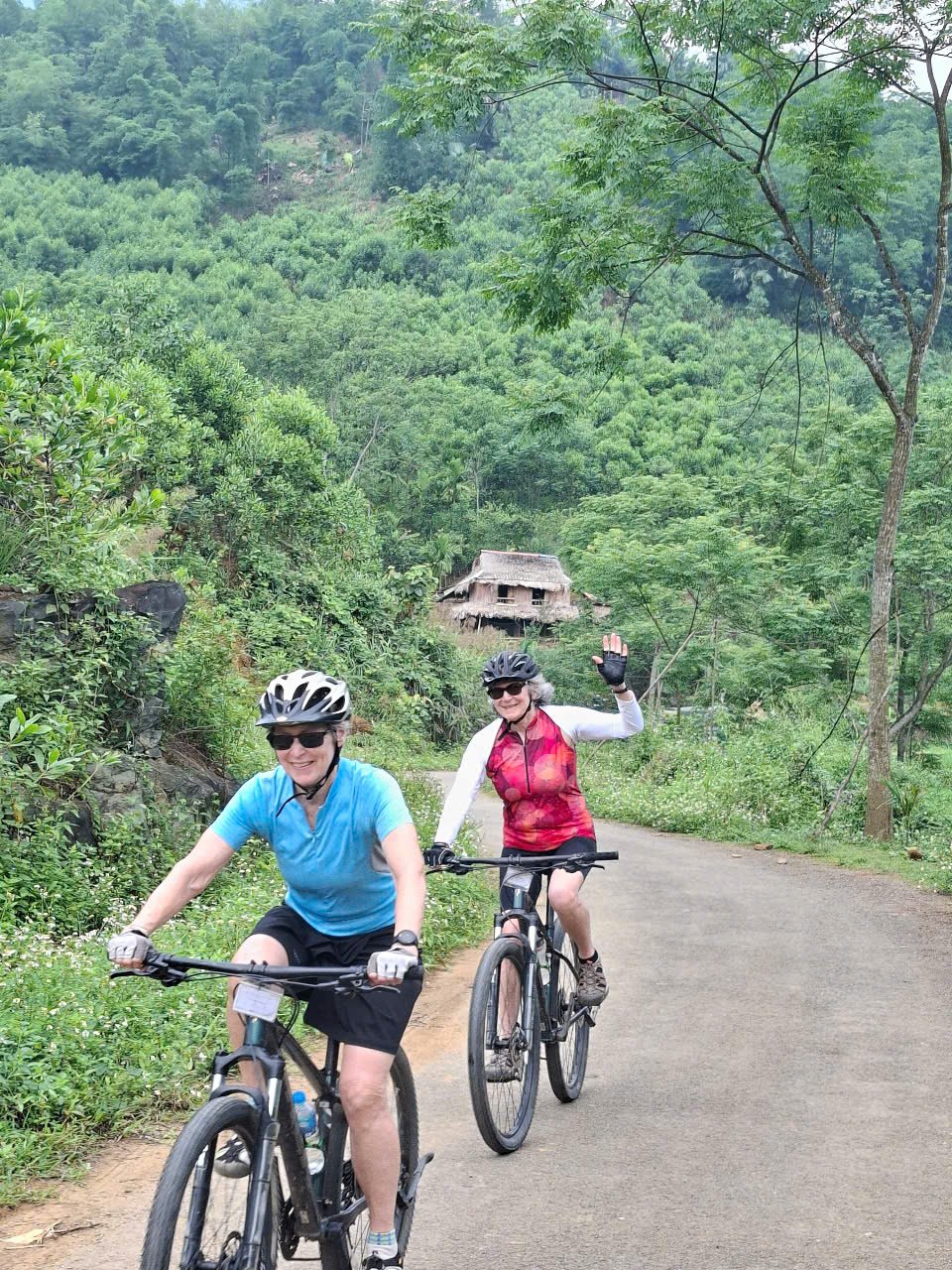 Tour by Bicycle from Sapa to Ha Giang and Halong 15 Days